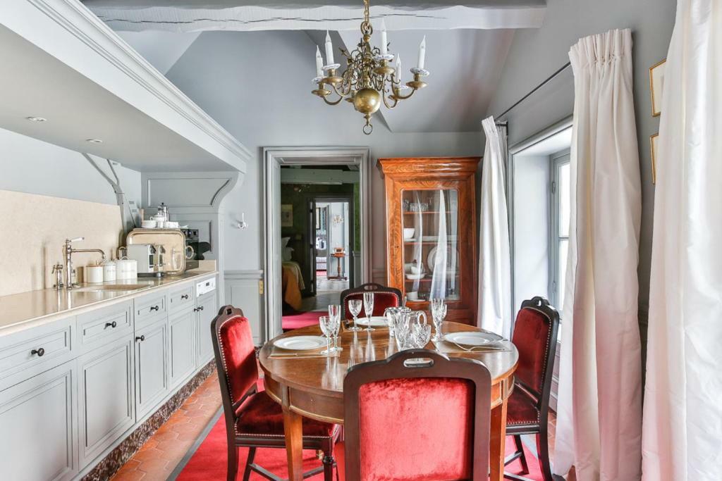 Apartment Parc Royal Paris