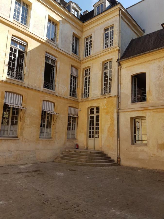 Parc Royal Apartment *